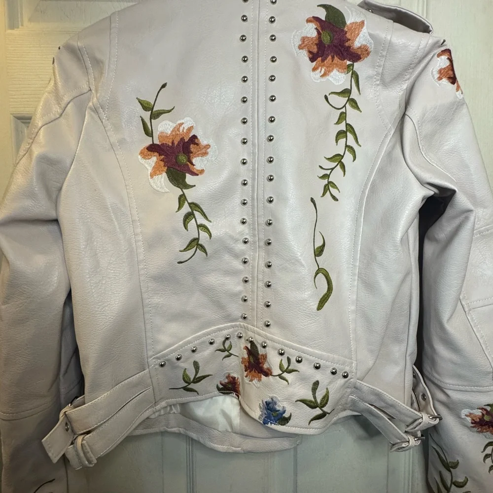 Boho Floral Embroidered Cream Biker Jacket Silver Studded Faux Leather  Size S - Picture 10 of 15